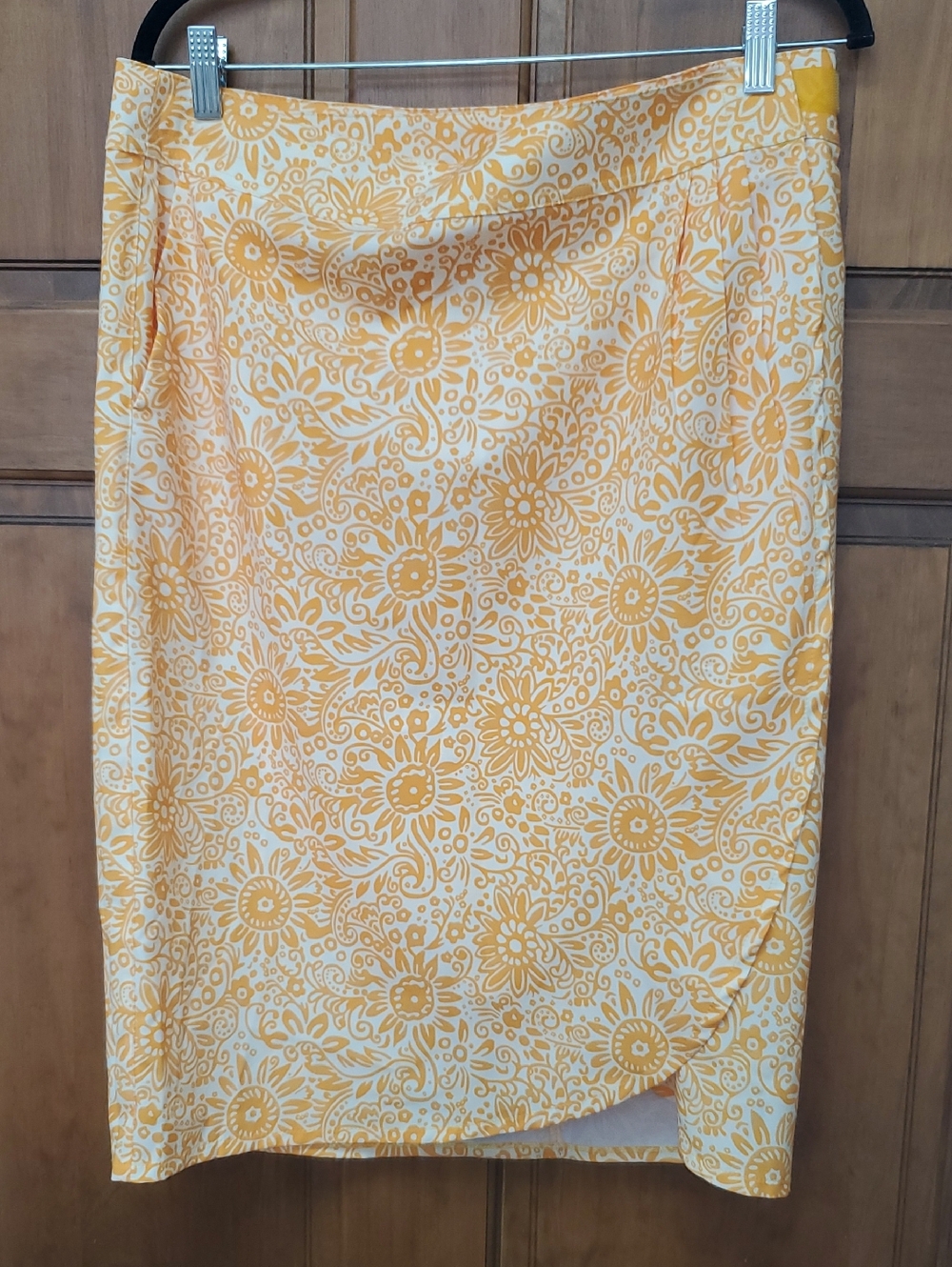Yellow Floral Wrap-Style Length 3 RipSkirt Hawaii Size 8/10 Adjustable
